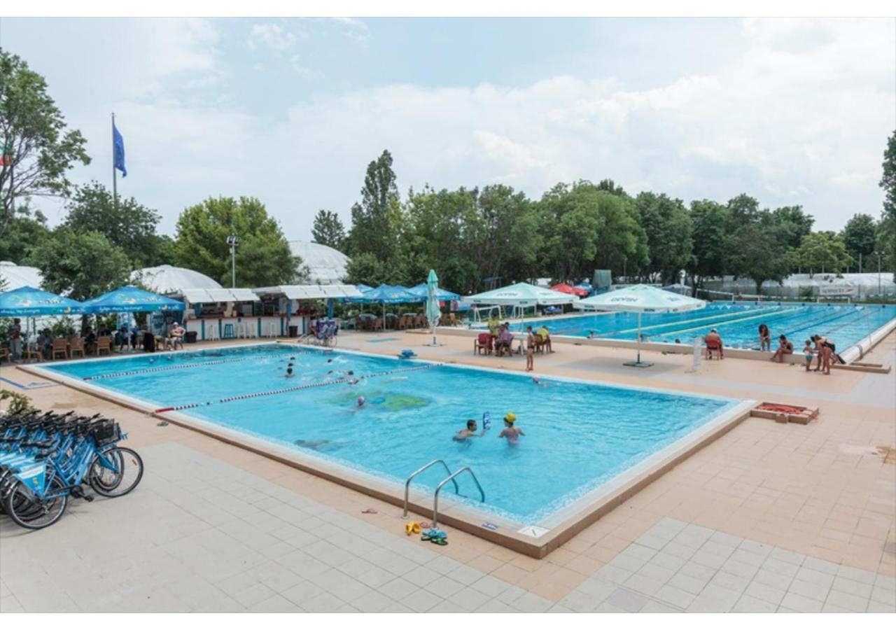 Luxury Apartment On The First Line To The Sea Burgasz Kültér fotó